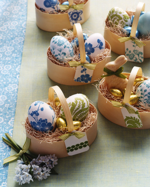 Paper Napkin Decoupage Eggs | 25+ ways to decorate Easter Eggs