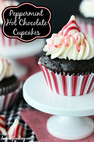 Peppermint hot chocolate cupcakes | 25+ peppermint recipes