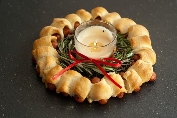 Pigs in a Blanket Ring | 25+ Food Party Ring Ideas
