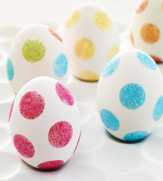 Polka Dot Glitter Eggs | 25+ ways to decorate Easter Eggs