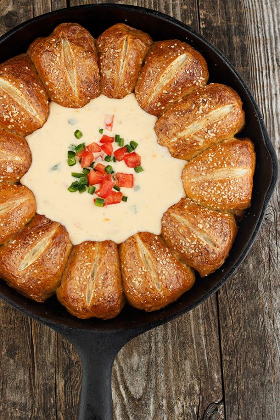 Pretzel and Mexican Cheese Ring | 25+ Food Party Ring Ideas