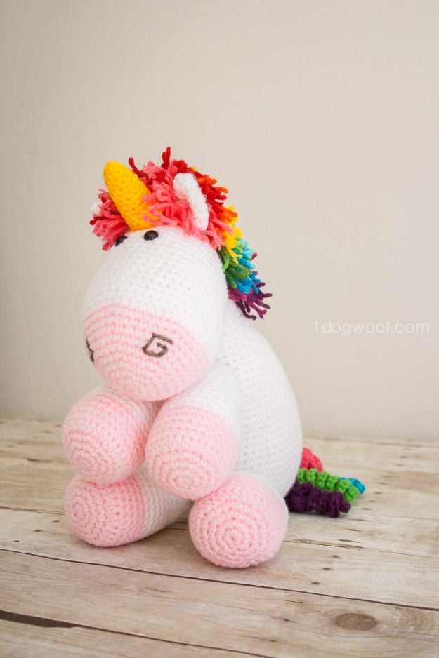 DIY Ideas With Unicorns - Rainbow Cuddles Crochet Unicorn - Cute and Easy DIY Projects for Unicorn Lovers - Wall and Home Decor Projects, Things To Make and Sell on Etsy - Quick Gifts to Make for Friends and Family - Homemade No Sew Projects and Pillows - Fun Jewelry, Desk Decor Cool Clothes and Accessories http://diyprojectsforteens.com/diy-ideas-unicorns