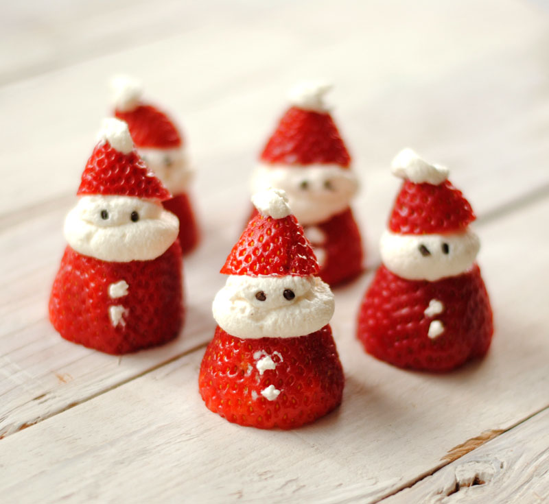 Santa strawberries | +25 Healthy Holiday Snacks