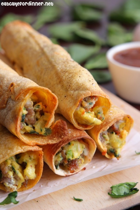 Sausage Spinach and Egg Breakfast Taquitos | 25+ Spinach Recipes