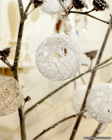 Snowy balloon ornament | +25 Beautiful Handmade Ornaments