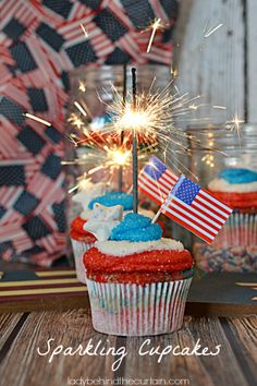 Sparkling Cupcakes | 25+ Patriotic Treats
