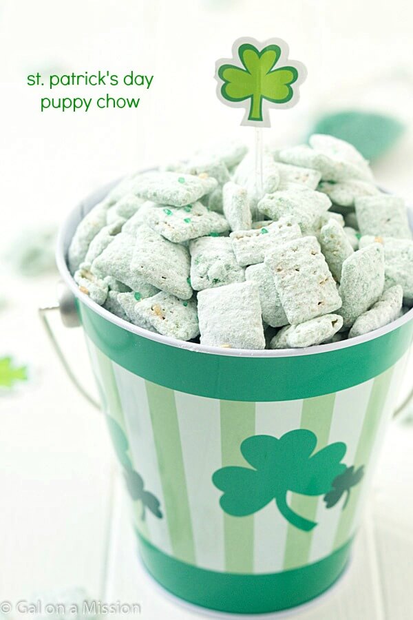 St. Patricks Day Puppy Chow | Top 50 St. Patrick's Day Green Food - have fun with St. Patrick's Day and surprise your family and friends with these fun, festive green recipes!