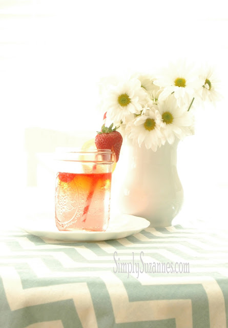 Summer Strawberry Soda | 25+ Non-Alcoholic Summer Drinks