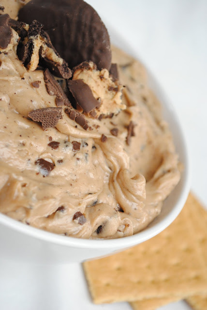 Tagalong Dip | 25+ Girl Scout Cookie Recipes