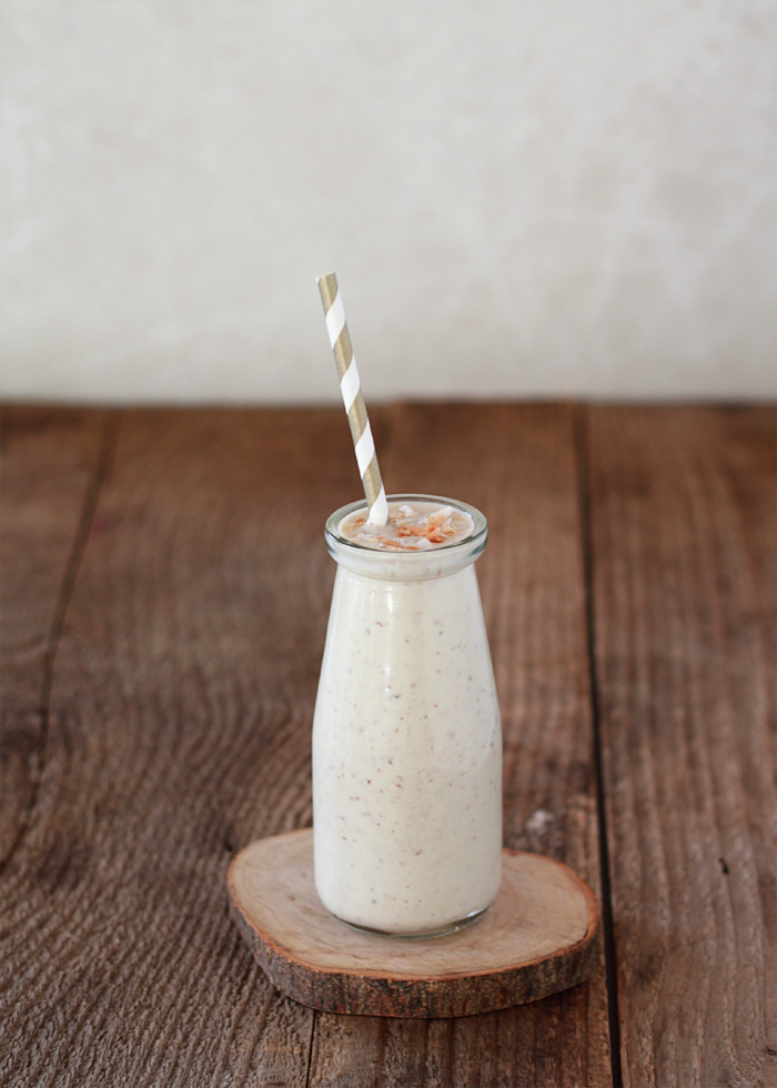 Toasted Coconut Smoothie recipe | Love this easy to make toasted coconut smoothie, so yummy! We love this yummy coconut smoothie!