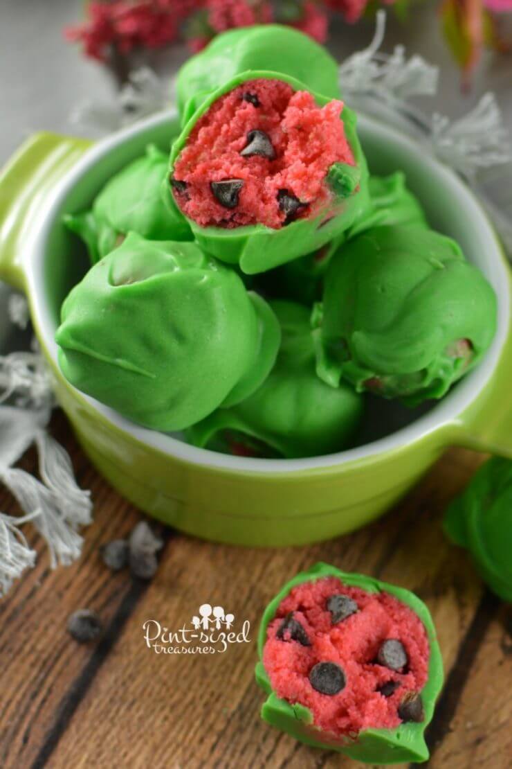 Watermelon Cake Balls + 25 Mouth-Watering Watermelon Desserts...the perfect refreshment that shouts, "Summertime is here!"