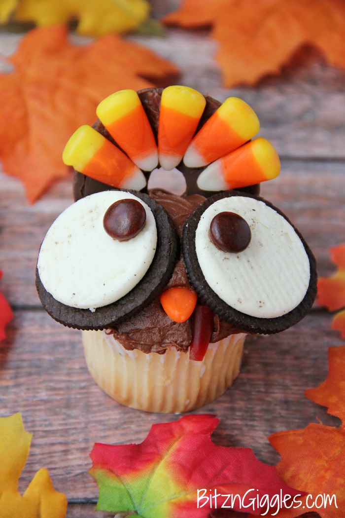 Wide Eyed Turkey Cupcakes | 25+ Thanksgiving treats