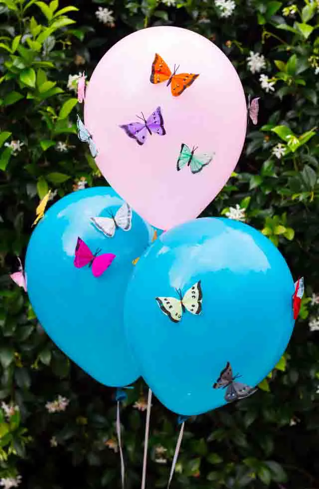 Globos decorados con mariposas