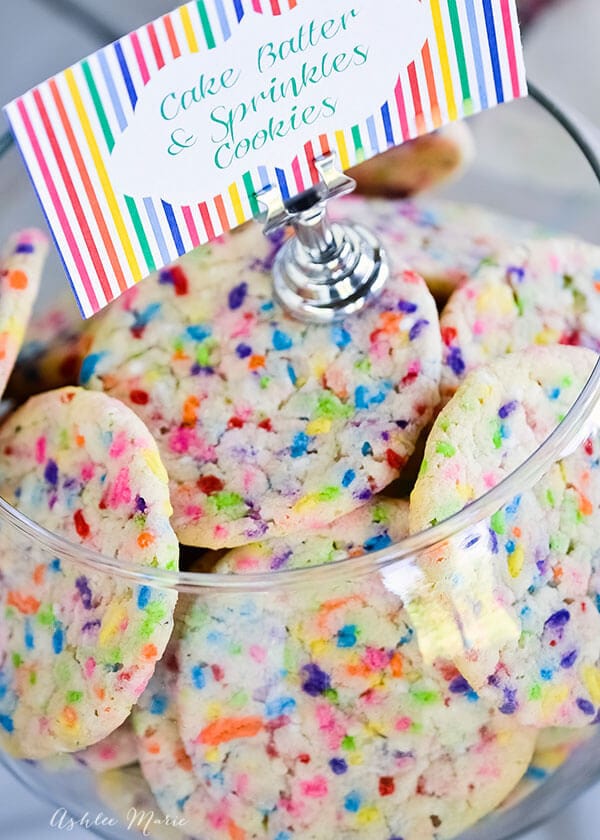 Cake batter cookies + Top 50 Rainbow Desserts - the perfect way to celebrate St. Patrick's Day and welcome spring!