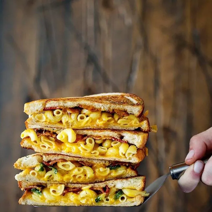 Bacon Mac and Cheese Melt – Read Food by Dad’s aggressive carb-on-carb game
 