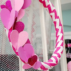 15 DIY Valentine's Day Wreaths You Can Craft (Part 3) - DIY Wreaths Ideas, DIY Valentine's Day Wreaths, diy Valentine's day wreath, DIY Valentine's Day Crafts, diy Valentine's day