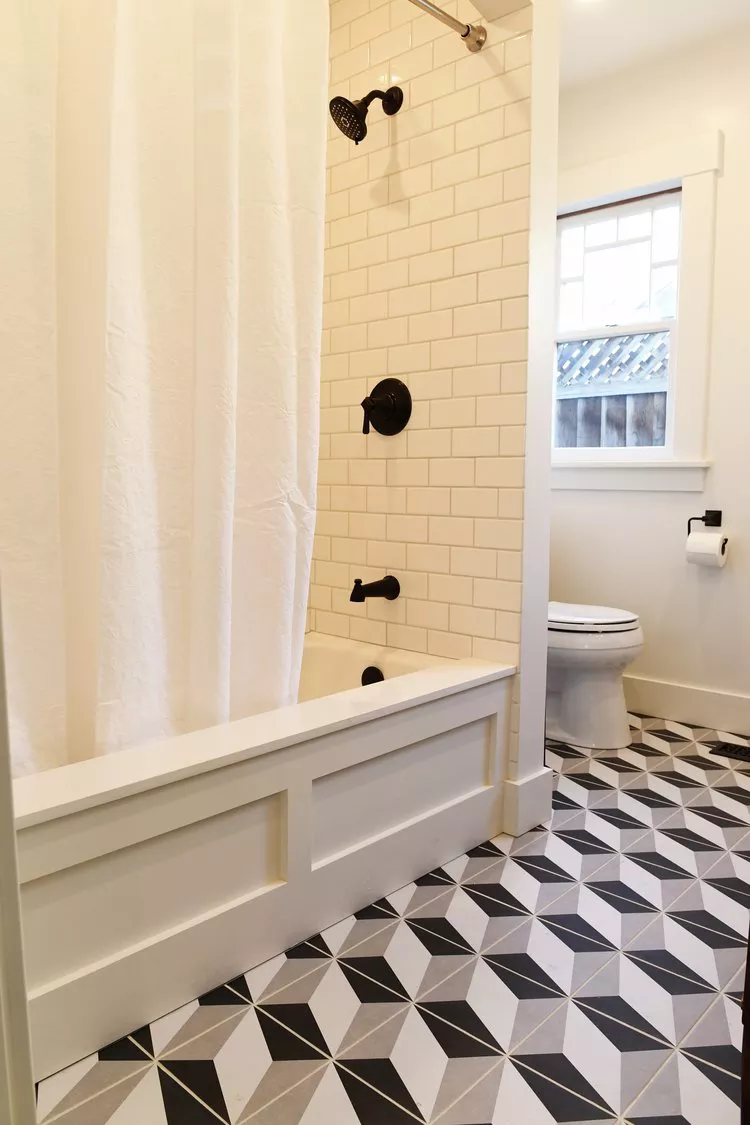 DIY bathroom decor ideas for tub