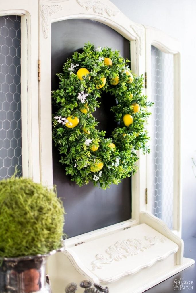 DIY Lemon Wreath | Adore this easy to make lemon wreath! Such cute lemon decor trends and this is such a fun way to add lemons to your decor!