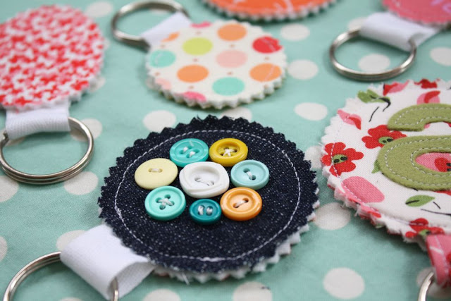 fabric scraps keychains | 25+ handmade gift ideas under $5