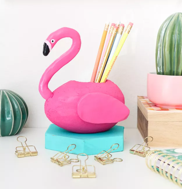 DIY Flamingo Pool Float Pencil Holder