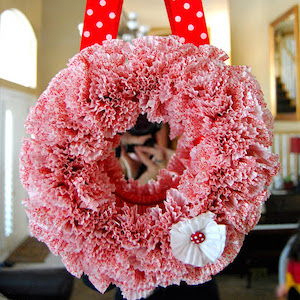 15 DIY Valentine's Day Wreaths You Can Craft (Part 3) - DIY Wreaths Ideas, DIY Valentine's Day Wreaths, diy Valentine's day wreath, DIY Valentine's Day Crafts, diy Valentine's day