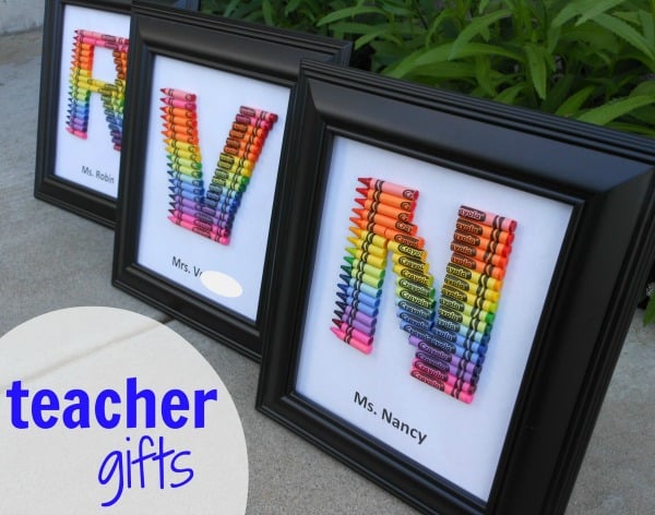 homemade teacher gift... how to make a crayon monogram | 25+ Rainbow crafts, food and more