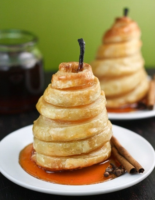 Honeyed Pears in Puff Pastry | 25+ Puff Pastry Dough Recipes