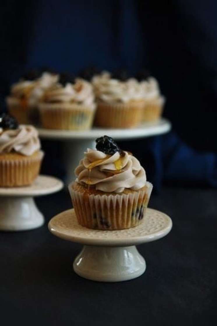 16 Best Vanilla Cupcake Recipes - Vanilla Cupcakes, Vanilla Cupcake Recipes, Vanilla Cupcake, Cupcakes, Cupcake Recipes
