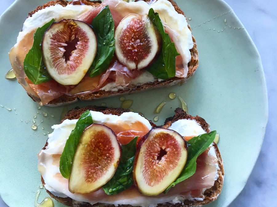 Prosciutto Fig Goat Cheese Toast image