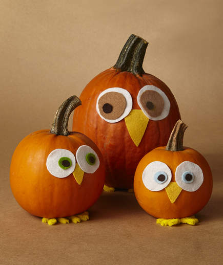 These 9 No-Carve Pumpkin DIYs are PERFECTION! They're completely safe for clumsy people as well as kids.