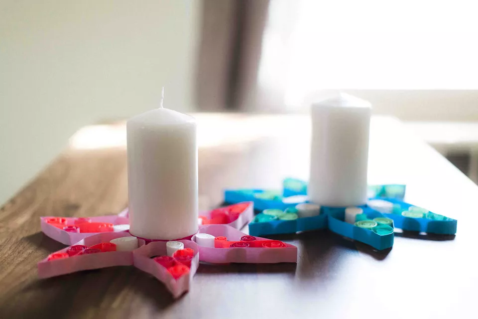 Quilled candle holder