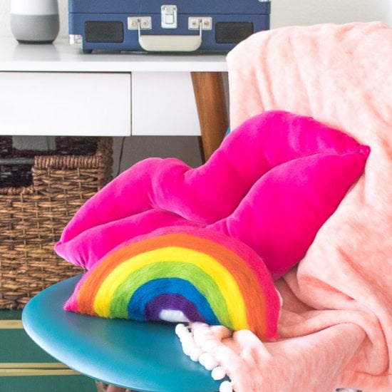  Rainbow pillow 
