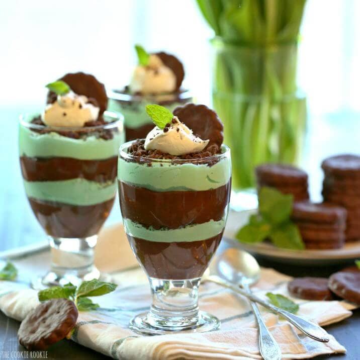 Skinny mint chocolate parfait | Top 50 St. Patrick's Day Green Food - have fun with St. Patrick's Day and surprise your family and friends with these fun, festive green recipes!