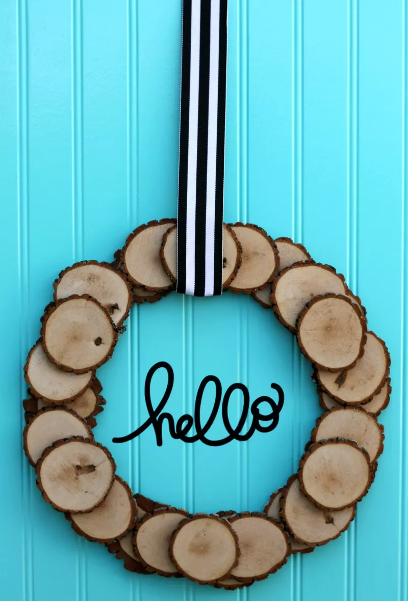 DIY Fall Wreath With Wood Slices