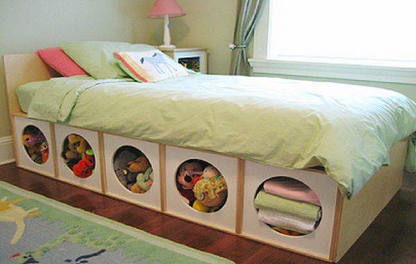 20+ Creative DIY Ways to Organize and Store Stuffed Animal Toys --> DIY Under Bed Storage for Stuffed Toys