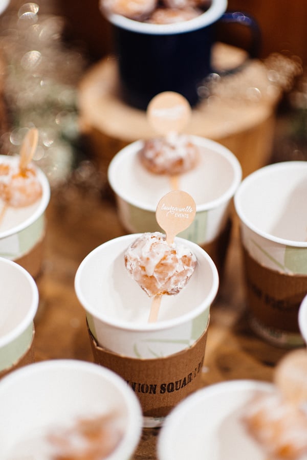 25 Chic DIY Wedding Favors Guests Will Love #weddingfavors #diyweddingfavors #ediblefavors