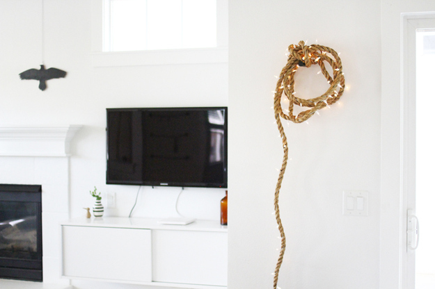  String Light DIY ideas for Cool Home Decor | Rope Light Strand are Fun for Teens Room, Dorm, Apartment or Home | http://diyprojectsforteens.com/diy-string-light-ideas/