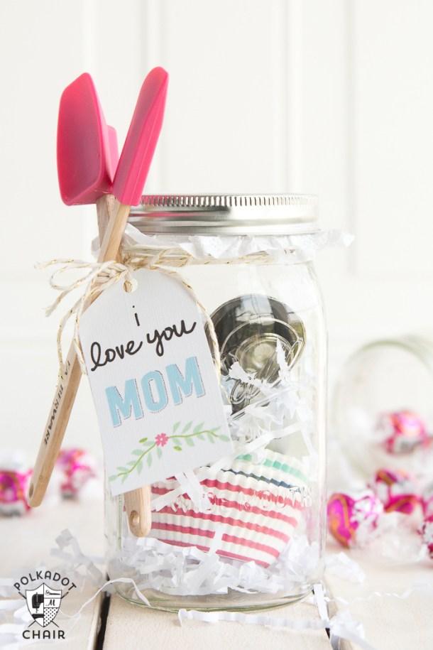 15 Thoughtful and Creative Mother's Day Gifts In A Jar (Part 1) - Mother's Day Gifts In A Jar, Mother's Day Gifts, Gifts in a Jar, DIY Mother's Day Gifts &amp; Crafts, DIY Mother's Day Gifts