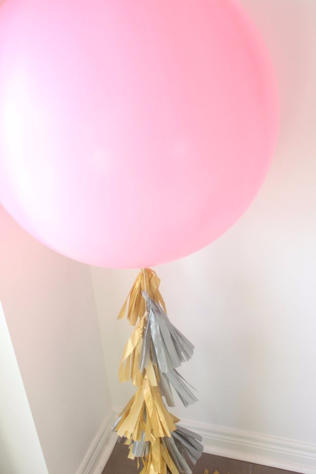 Balloon Crafts - DIY Balloon Tassels - Fun Balloon Craft Ideas, Wall Art Projects and Cute Ballon Decor - DIY Balloon Ideas for Toddlers, Preschool Kids, Teens and Adults - Cheap Crafts Made With Balloons - Pumpkins, Bowls, Marshmallow Shooters, Balls, Glow Stick, Hot Air, Stress Ball http://diyjoy.com/balloon-crafts