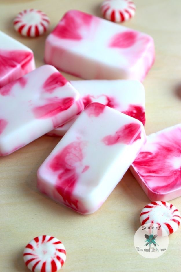 Soap Recipes DIY - DIY Peppermint Soap - DIY Soap Recipe Ideas - Best Soap Tutorials for Soap Making Without Lye - Easy Cold Process Melt and Pour Tips for Beginners - Crockpot, Essential Oils, Homemade Natural Soaps and Products - Creative Crafts and DIY for Teens, Kids and Adults http://diyprojectsforteens.com/cool-soap-recipes