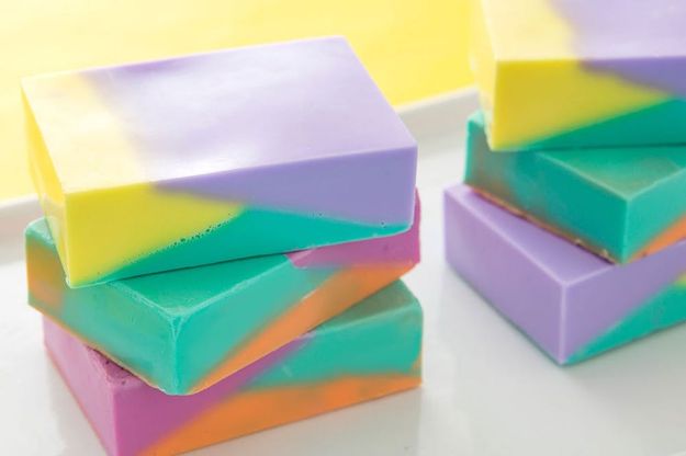 Soap Recipes DIY - Modern Color Block Soap - DIY Soap Recipe Ideas - Best Soap Tutorials for Soap Making Without Lye - Easy Cold Process Melt and Pour Tips for Beginners - Crockpot, Essential Oils, Homemade Natural Soaps and Products - Creative Crafts and DIY for Teens, Kids and Adults http://diyprojectsforteens.com/cool-soap-recipes