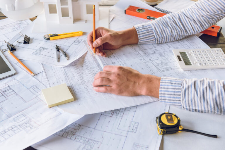 Who Do You Hire to Remodel a House: Architect vs Contractor