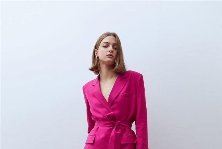 The Best Guest Look This Fuchsia Jacket Suit - women style, women fashion, style motivation, style, guest look, fucshia suit, fashion style, fashion