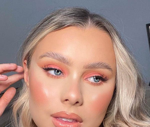 Peach-Inspired Makeup That Will Melt You Right Away - trending makeup, style motivation, style, peachy makeup, peach tones, Makeup