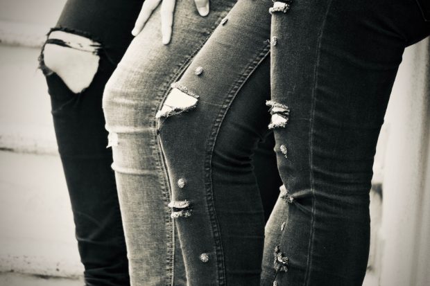 4 Types of Jeans for Short Women - women, jeans, fashion