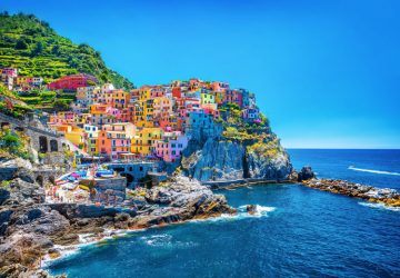 5 Exciting things to do in Italy - travel, Mount Vesuvius, Lake Como, Juliet’s Balcony, Italy, cinque terre