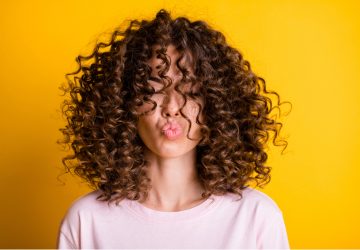 How to Plop Curly Hair: 4 Expert Tips - tips, plop, Hair, curly, beuty