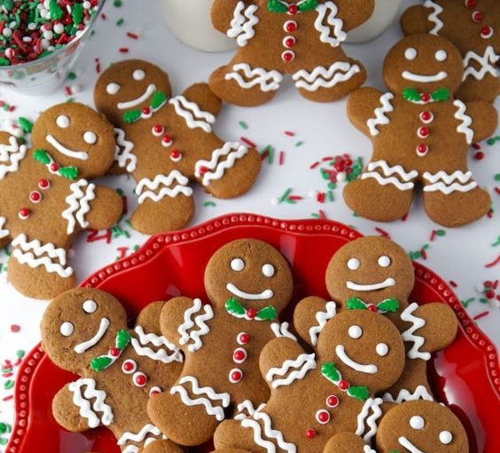 THE BEST RECIPE TO MAKE WARM CHRISTMAS COOKIES - sweet cookies, style motivation, recipes, Gingerbread Christmas cookies, food and drinks, food, Christmas recipes, Christmas cookies