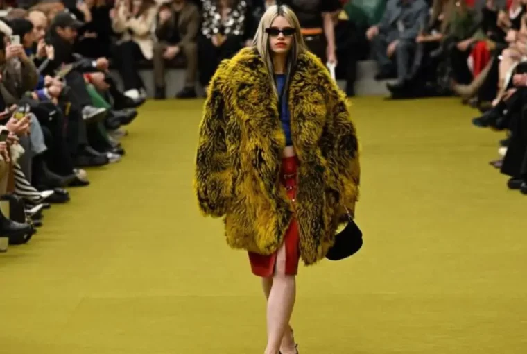 Fall-Winter 2023-2024 shows: Gucci brings back the sexy - style motivation, style, Gucci fashion, fashion style, fashion, 2023/2024 fashion season