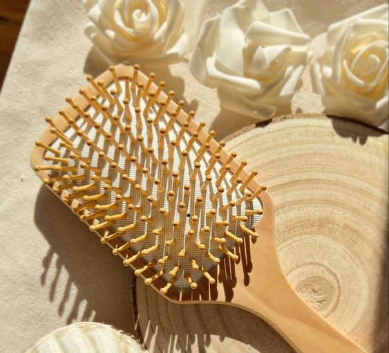 Why it's important to clean your hairbrush - style motivation, Lifestyle, hairbrushes hygiene, hairbrushes, clean hairbrush, brushes, beauty